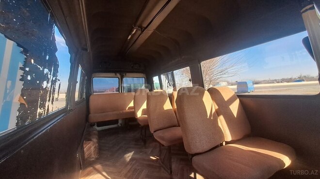 Mercedes 208 D 1992, 300,000 km - 2.3 l - Tovuz
