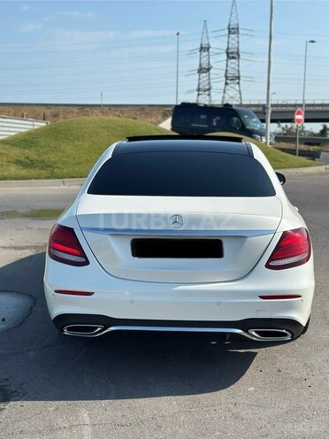 Mercedes E 220 d 2017, 128,800 km - 2.0 l - Bakı
