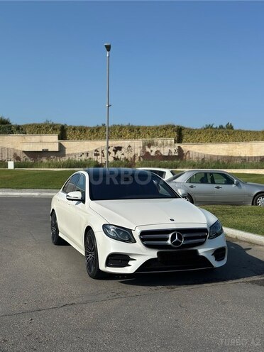 Mercedes E 220 d 2017, 128,800 km - 2.0 l - Bakı