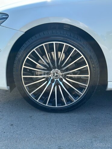 Mercedes E 220 d 2017, 128,800 km - 2.0 l - Bakı