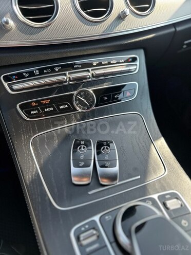 Mercedes E 220 d 2017, 128,800 km - 2.0 l - Bakı