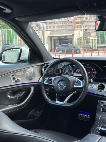 Mercedes E 220 d 2017, 128,800 km - 2.0 l - Bakı
