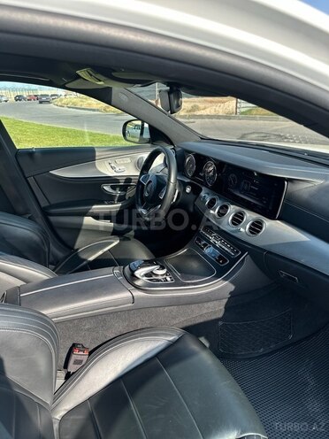 Mercedes E 220 d 2017, 128,800 km - 2.0 l - Bakı