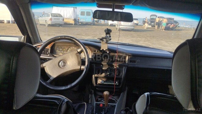 Mercedes 190 1990, 255,000 km - 2.0 л - Qusar