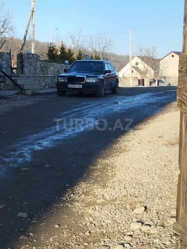 Mercedes 190 1990, 255,000 km - 2.0 л - Qusar