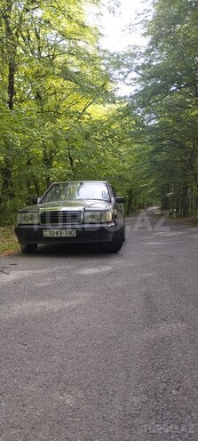 Mercedes 190 1990, 255,000 km - 2.0 л - Qusar