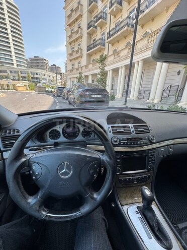 Mercedes E 320 2002, 284,000 km - 3.2 l - Bakı