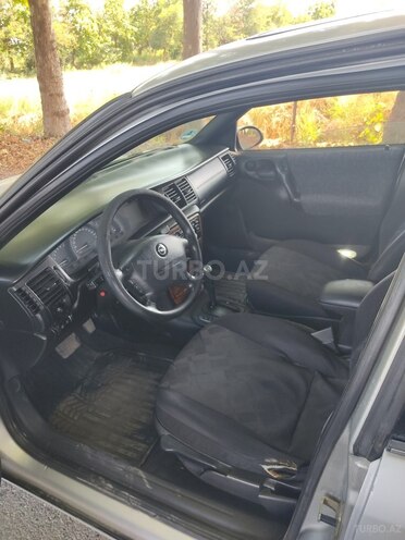 Opel Vectra 1996, 325,000 km - 2.0 l - Masallı