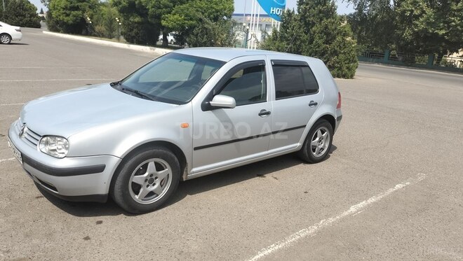 Volkswagen Golf 1998, 306,000 km - 1.6 l - Qazax