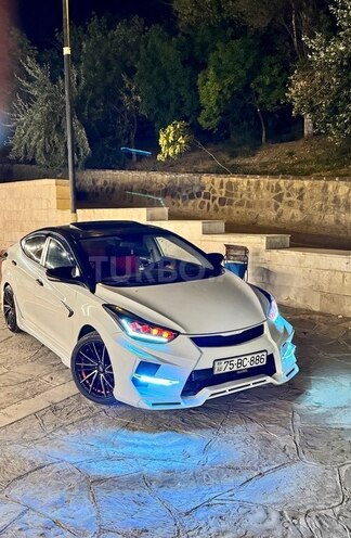 Hyundai Elantra-9