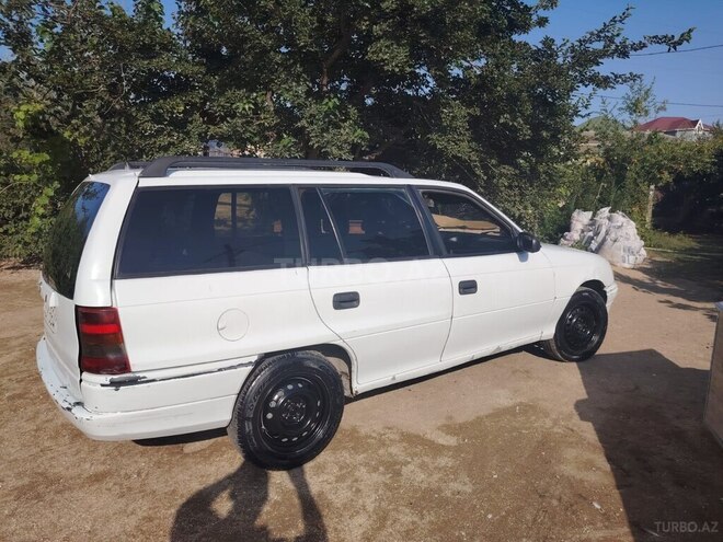 Opel Astra 1997, 68,000 km - 1.7 l - Astara
