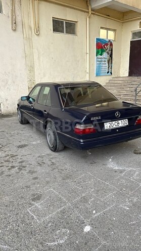 Mercedes E 220 1992, 438,000 km - 2.2 л - Bakı