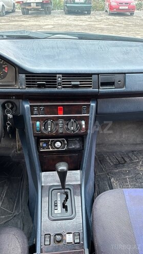Mercedes E 220 1992, 438,000 km - 2.2 л - Bakı