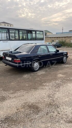 Mercedes E 220 1992, 438,000 km - 2.2 л - Bakı