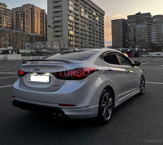 Hyundai Elantra 2015, 198,000 km - 1.8 l - Bakı