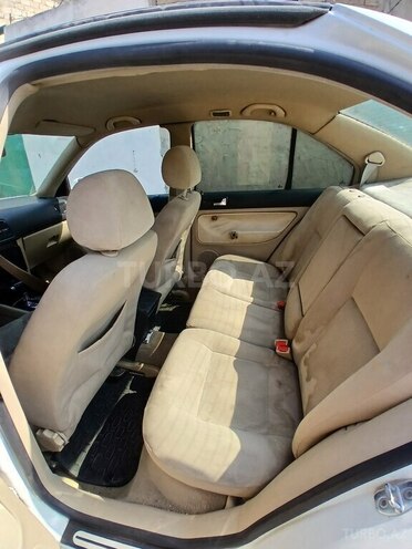 Volkswagen Bora 2000, 342,000 km - 2.0 l - Bakı