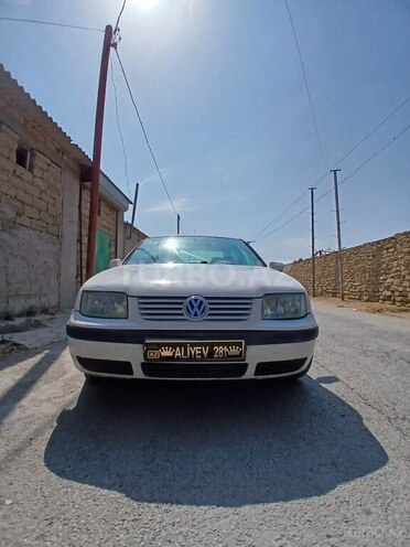 Volkswagen Bora 2000, 342,000 km - 2.0 l - Bakı