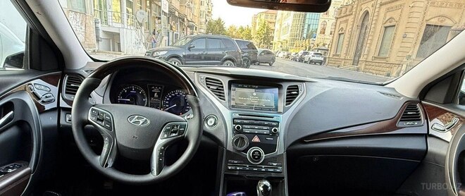 Hyundai Grandeur 2015, 241,502 km - 2.2 л - Bakı