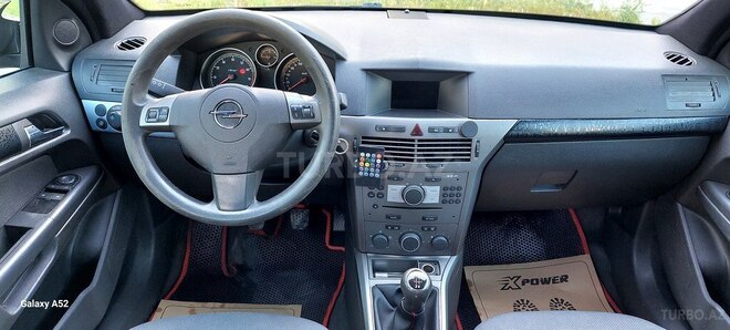 Opel Astra 2006, 260,000 km - 1.4 l - Bakı