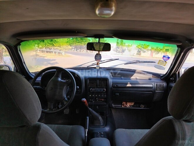 GAZ 3110 2003, 222,222 km - 2.3 l - Saatlı