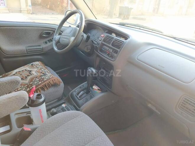 Suzuki Grand Vitara 2001, 238,255 km - 2.5 л - Gəncə