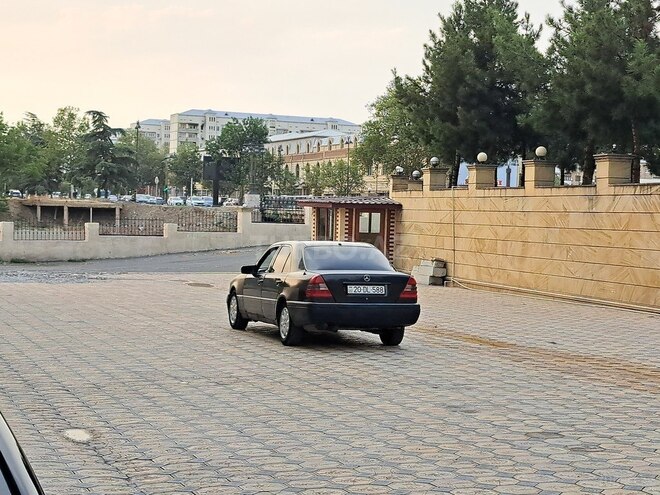 Mercedes C 180 1995, 430,441 km - 1.8 l - Gəncə