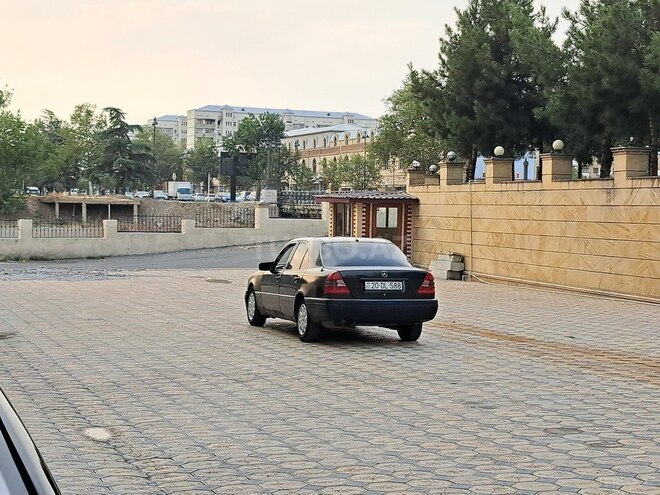 Mercedes C 180 1995, 430,441 km - 1.8 l - Gəncə