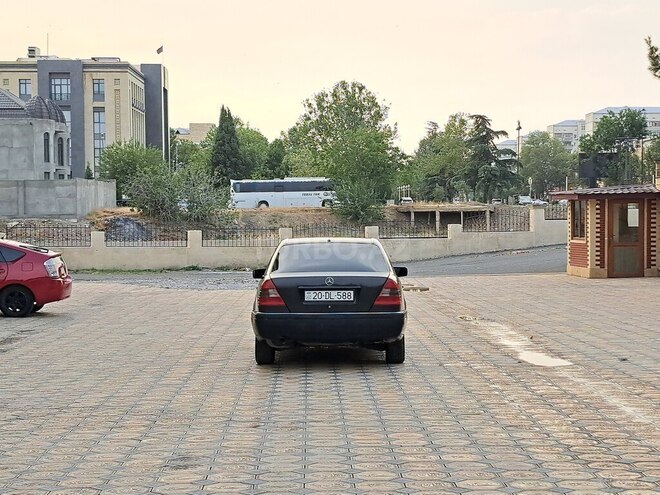 Mercedes C 180 1995, 430,441 km - 1.8 l - Gəncə