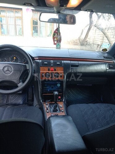 Mercedes E 230 1997, 351,000 km - 2.3 l - Tovuz