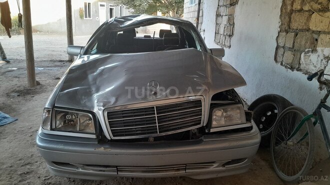 Mercedes C 200 2000, 260,000 km - 2.0 l - Beyləqan