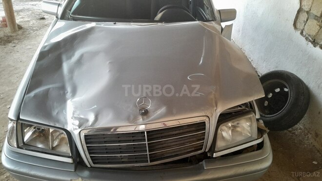 Mercedes C 200 2000, 260,000 km - 2.0 l - Beyləqan