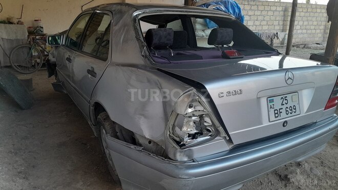 Mercedes C 200 2000, 260,000 km - 2.0 l - Beyləqan