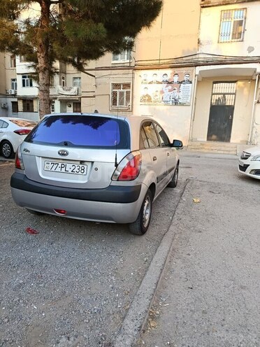 Kia Rio 2006, 267,000 km - 1.4 l - Sumqayıt