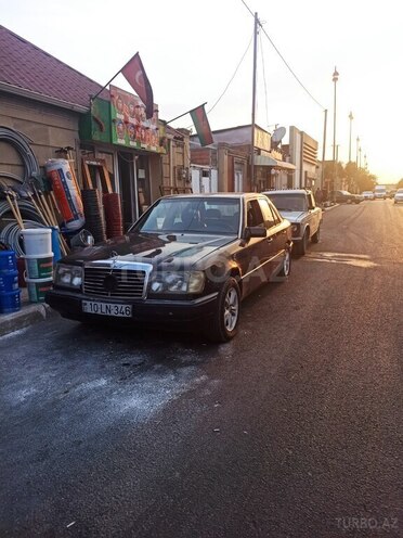 Mercedes E 220 1993, 399,732 km - 2.2 l - Gəncə