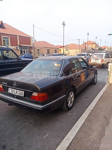 Mercedes E 220 1993, 399,732 km - 2.2 l - Gəncə