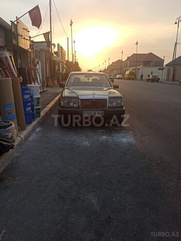 Mercedes E 220 1993, 399,732 km - 2.2 l - Gəncə