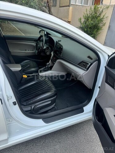 Hyundai Elantra 2016, 203,991 km - 2.0 л - Bakı