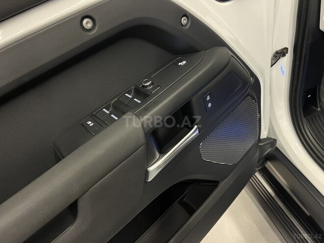 Land Rover Defender 2020, 82,000 km - 2.0 л - Bakı