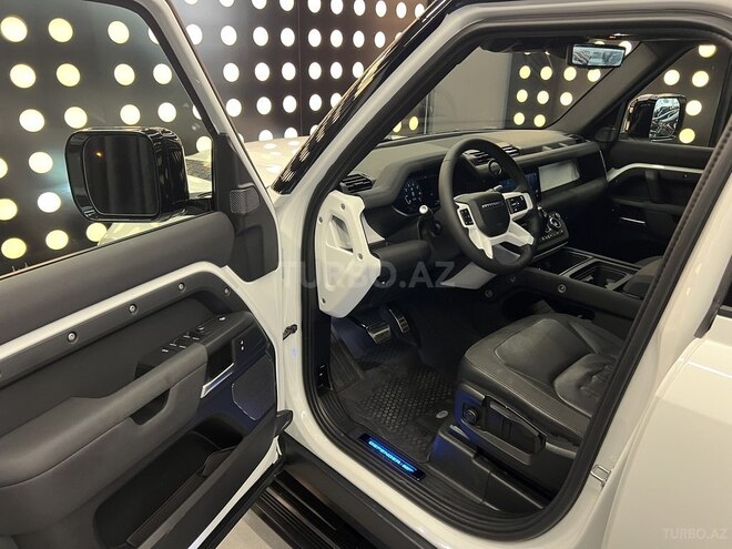 Land Rover Defender 2020, 82,000 km - 2.0 л - Bakı