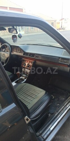Mercedes E 220 1993, 399,732 km - 2.2 l - Gəncə