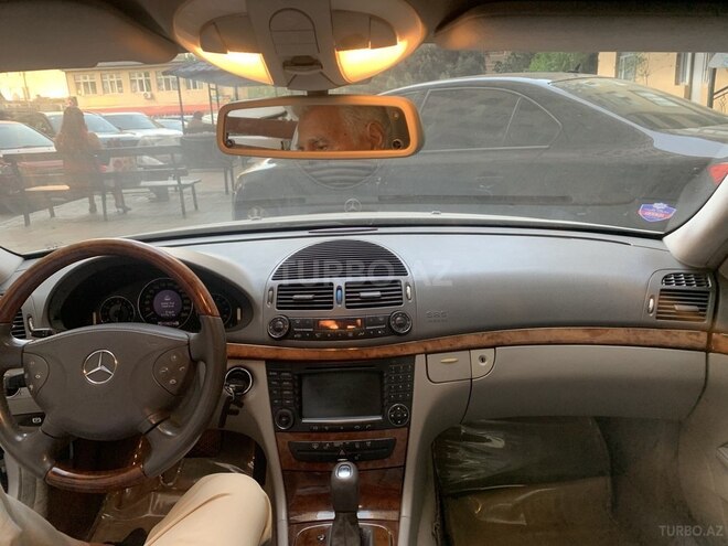 Mercedes E 240 2004, 211,422 km - 2.6 l - Ağdərə