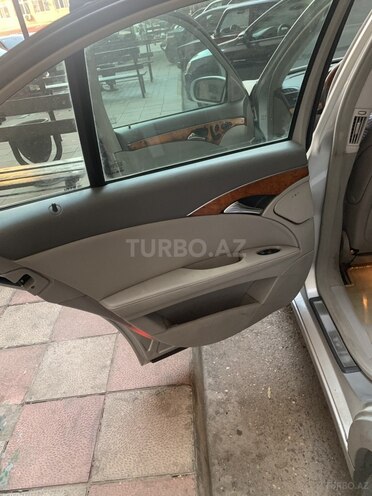 Mercedes E 240 2004, 211,422 km - 2.6 l - Ağdərə