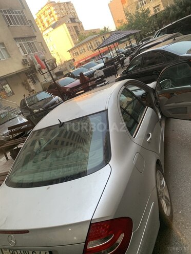 Mercedes E 240 2004, 211,422 km - 2.6 l - Ağdərə