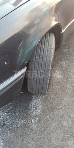 Mercedes E 220 1993, 399,732 km - 2.2 l - Gəncə