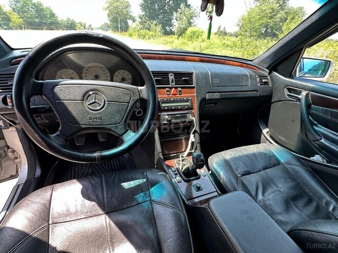 Mercedes C 200 1998, 600,000 km - 2.0 л - Qusar