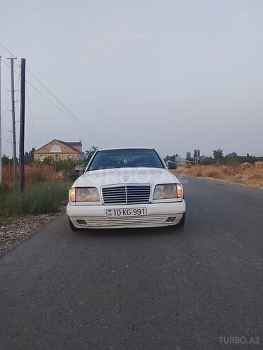 Mercedes E 220 1995, 377,000 km - 2.2 l - Qusar
