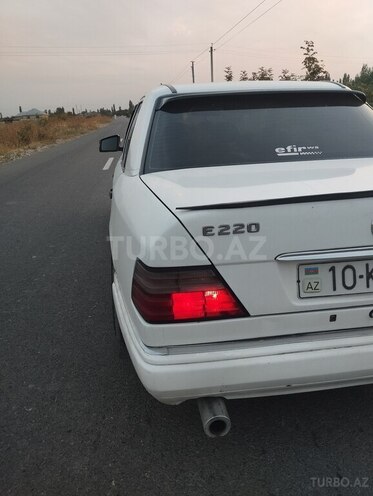 Mercedes E 220 1995, 377,000 km - 2.2 l - Qusar