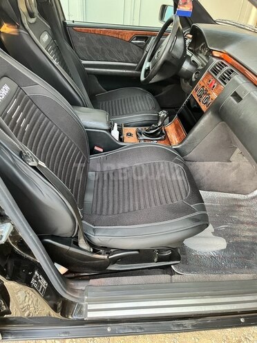 Mercedes E 200 1998, 750,000 km - 2.0 l - Zaqatala