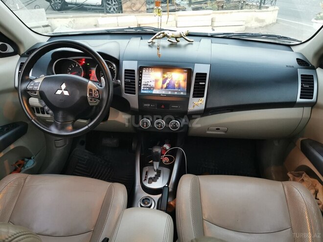 Mitsubishi Outlander 2011, 194,000 km - 3.0 l - Bakı