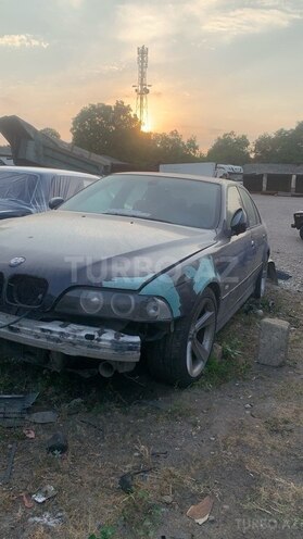 BMW 540 1988, 288,000 km - 4.0 l - Qusar